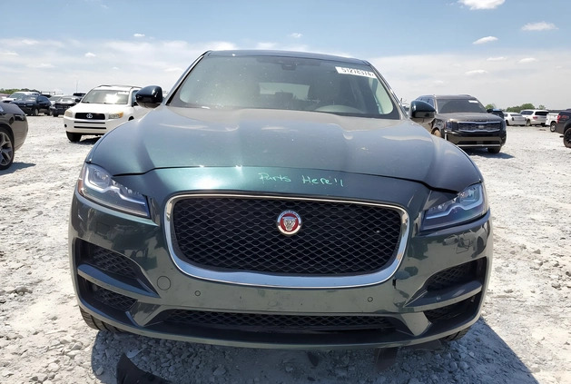 Jaguar F-Pace cena 46800 przebieg: 110468, rok produkcji 2017 z Zalewo małe 67